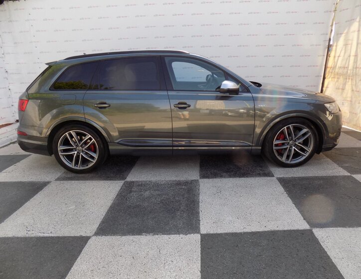 Audi SQ7 6