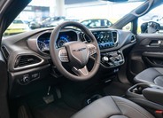 Chrysler Pacifica 12