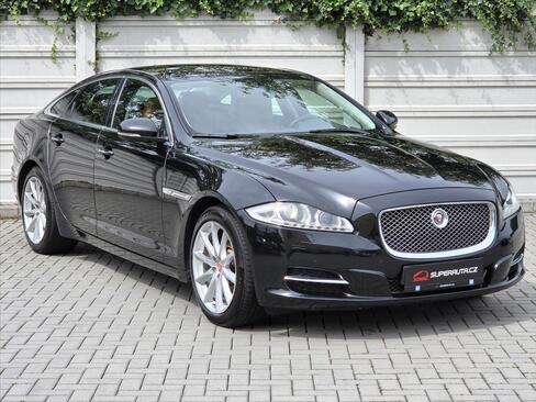 Jaguar XJ