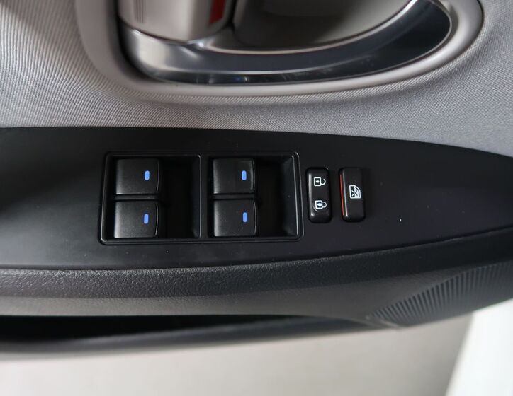 Toyota Avensis 19