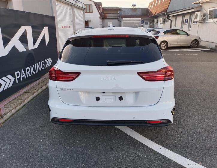 KIA Ceed 4