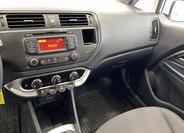 KIA Rio 14