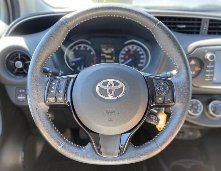 Toyota Yaris 15