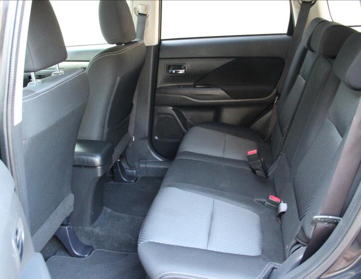 Mitsubishi Outlander 14