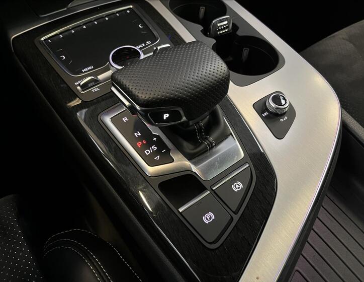 Audi Q7 18
