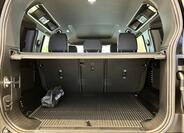 Land Rover Defender 7