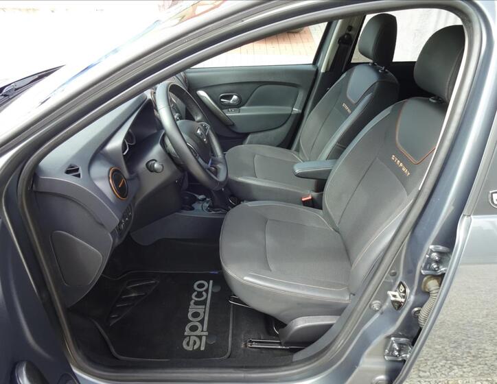 Dacia Sandero 16