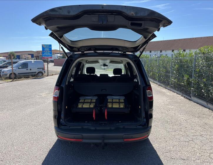 Ford Galaxy 28