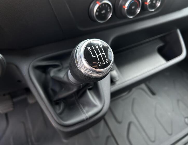 Renault Master 19
