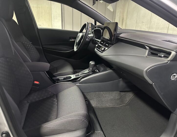 Toyota Corolla 13