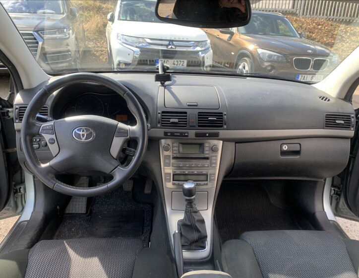 Toyota Avensis 9