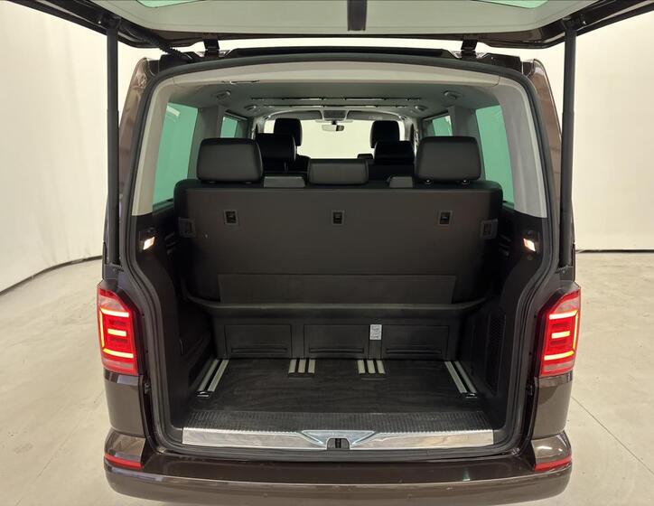 Volkswagen Multivan 29