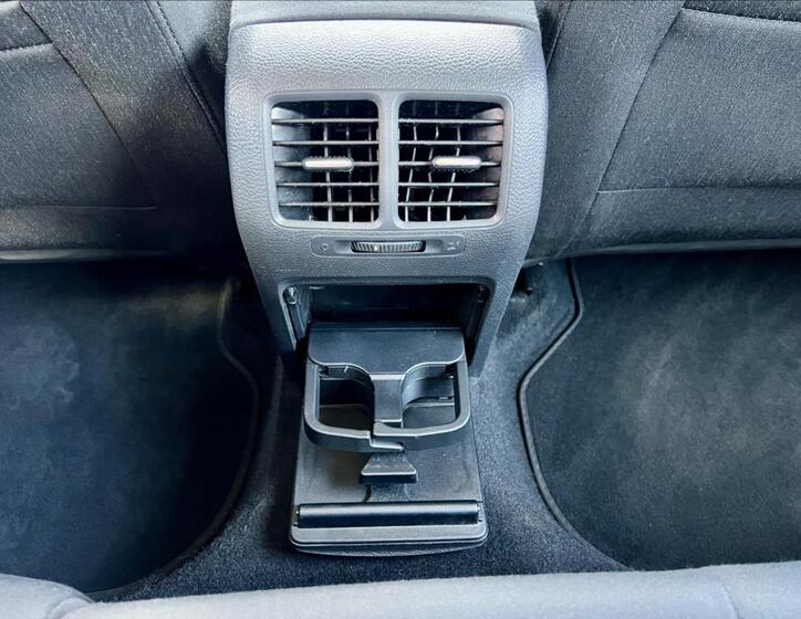 Volkswagen Golf 33