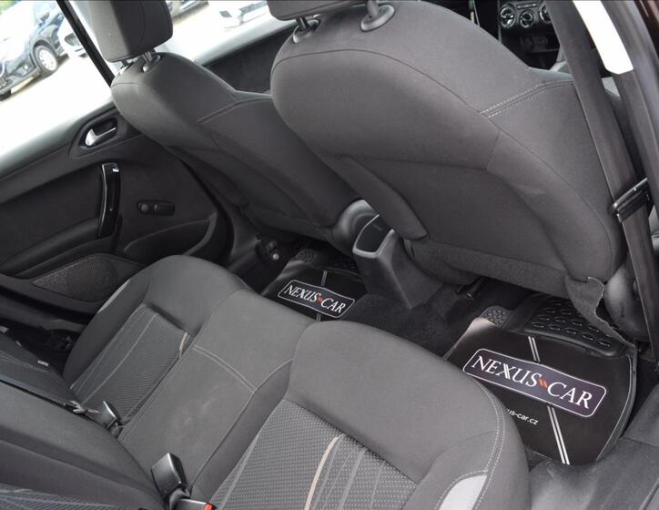 Peugeot 208 18