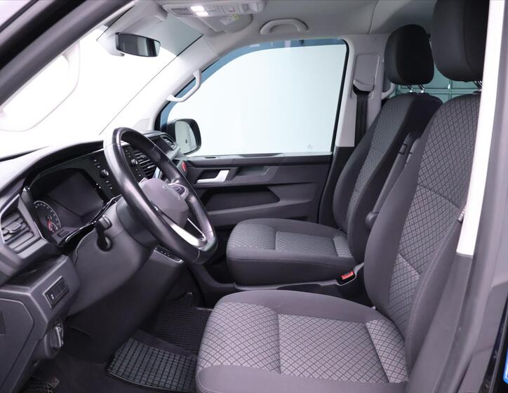 Volkswagen Multivan 12