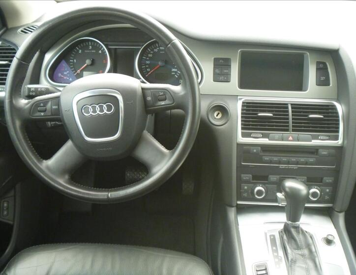 Audi Q7 16