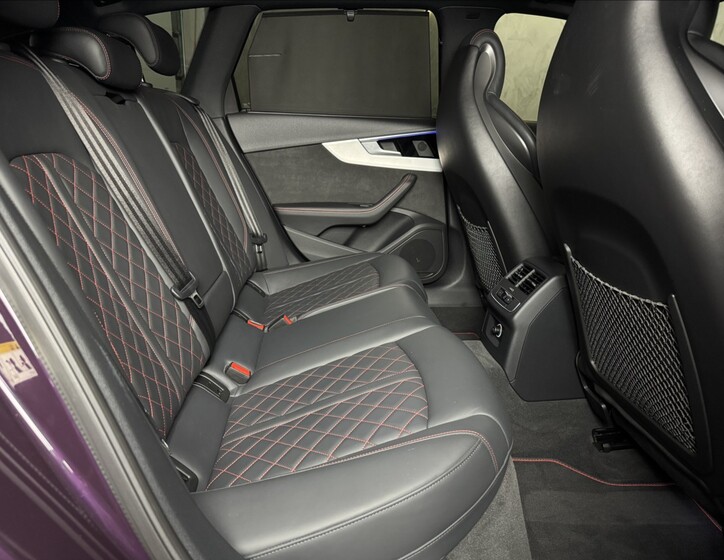 Audi A4 15