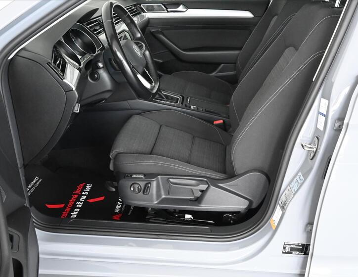 Volkswagen Passat 9