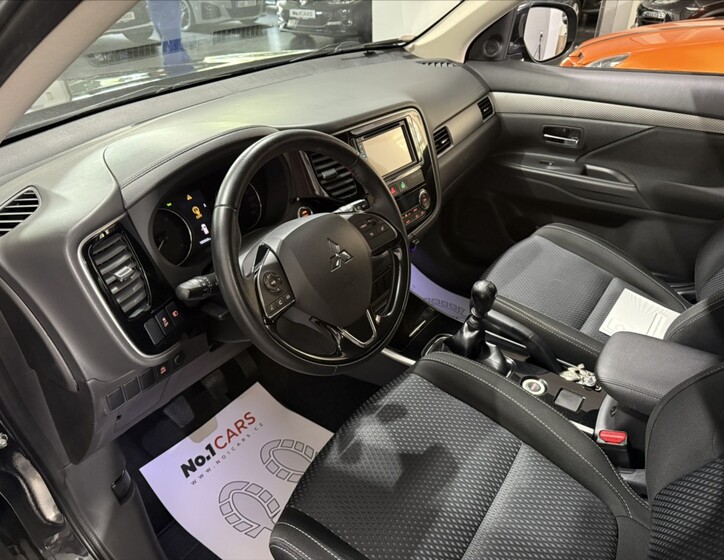 Mitsubishi Outlander 7