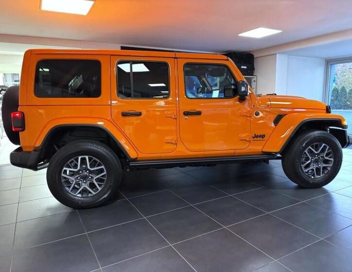 Jeep Wrangler 4
