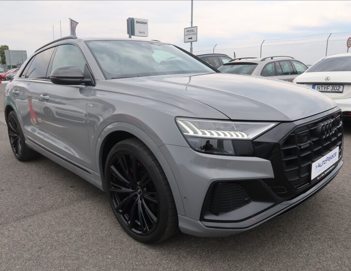 Audi Q8 8