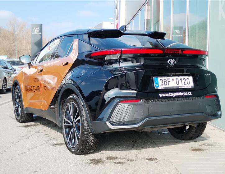 Toyota C-HR 4