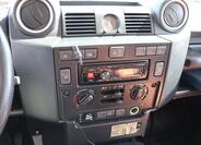 Land Rover Defender 24