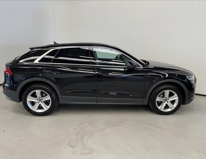 Audi Q8 3