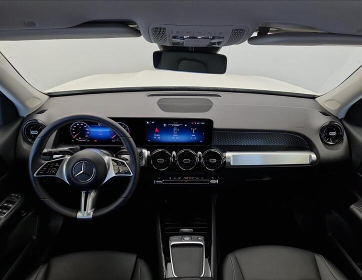 Mercedes-Benz GLB 13