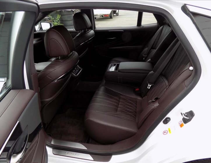 Lexus LS 500 9