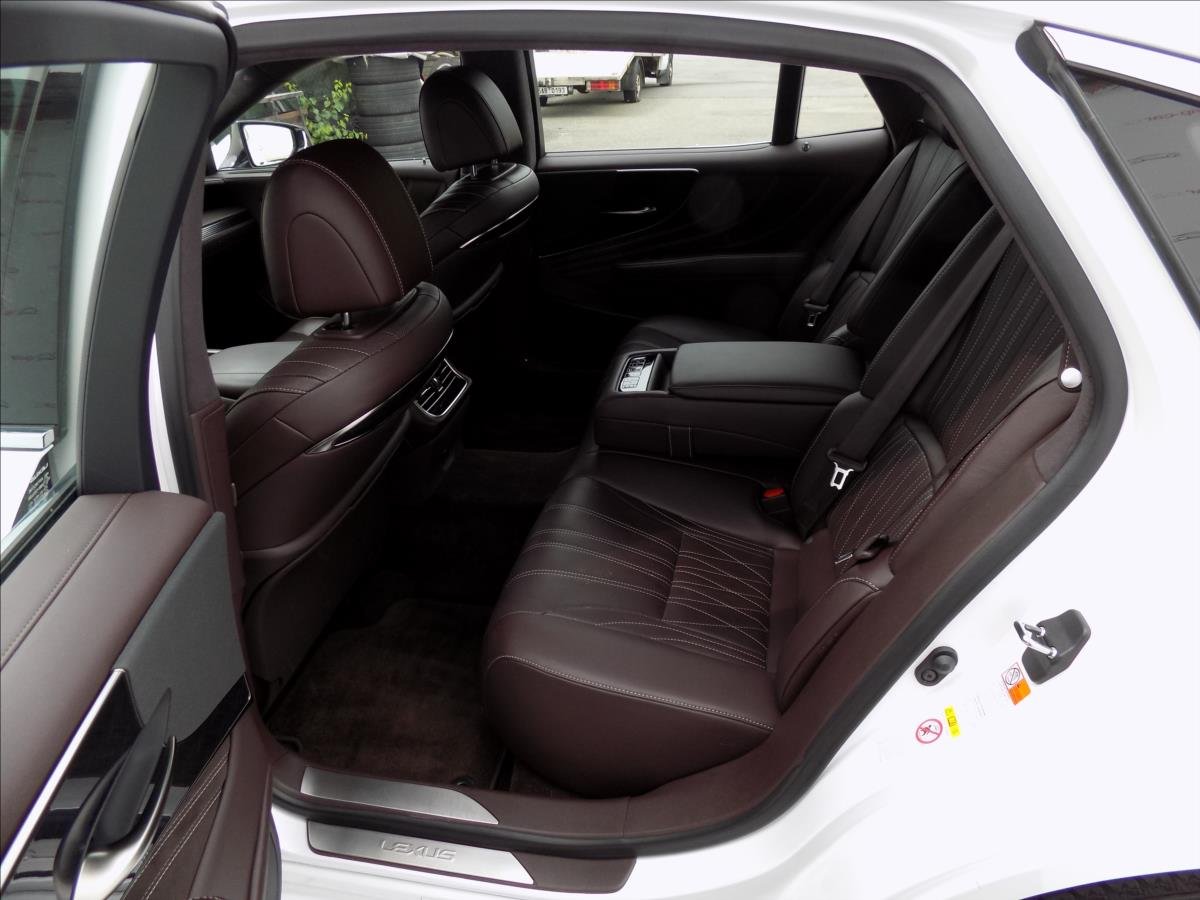 Lexus LS 500