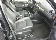 Ford Galaxy 37