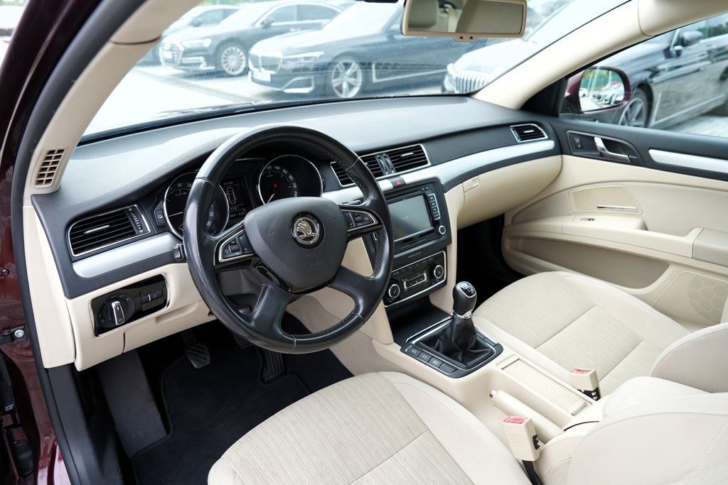 Škoda Superb