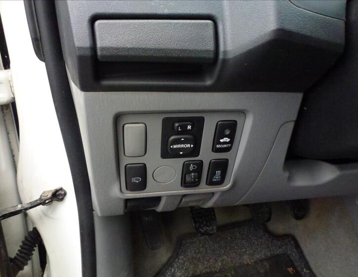 Toyota Hilux 28