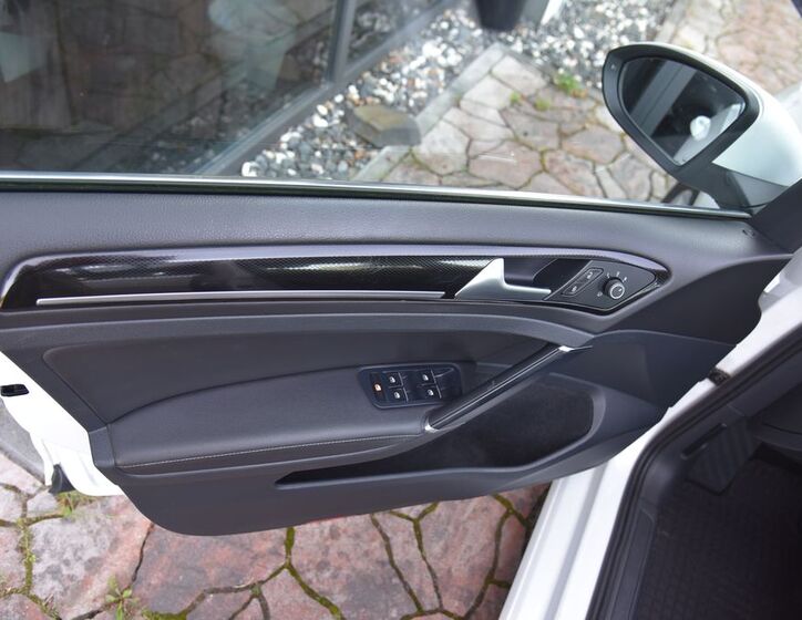 Volkswagen Golf 16