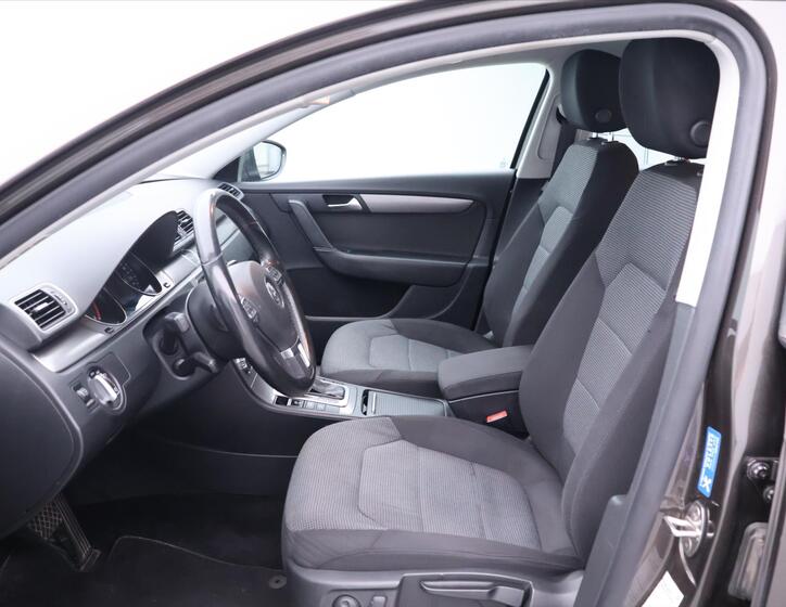 Volkswagen Passat 11