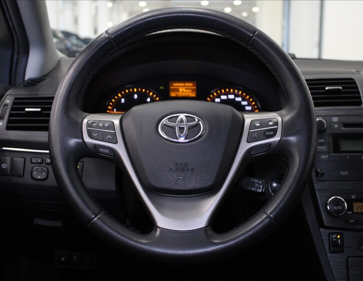 Toyota Avensis 9
