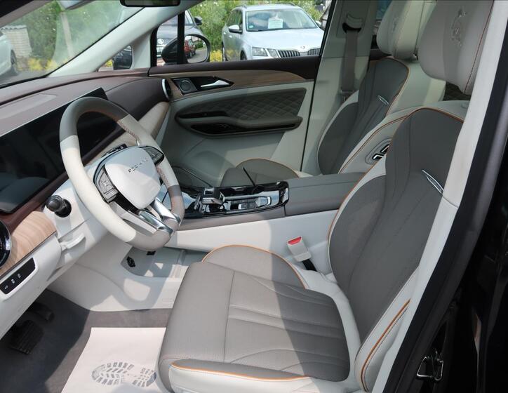 Dongfeng U-Tour 12