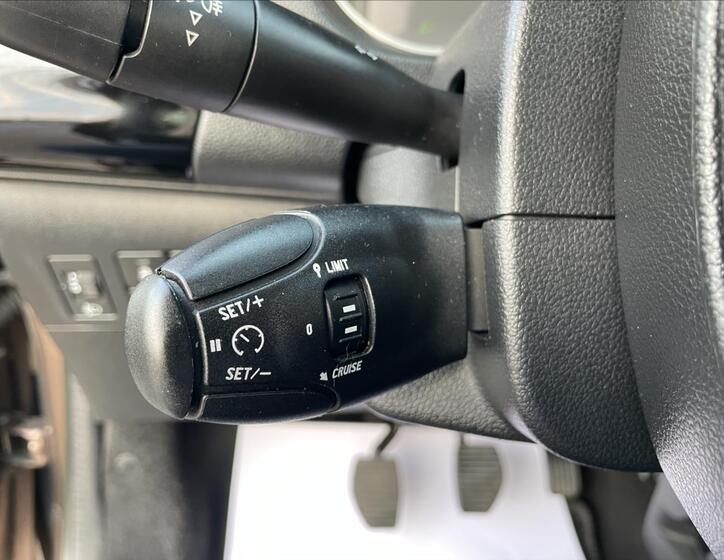 Peugeot 301 32