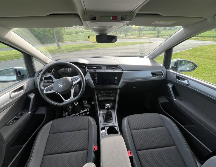 Volkswagen Touran 6