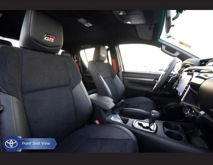 Toyota Hilux 8