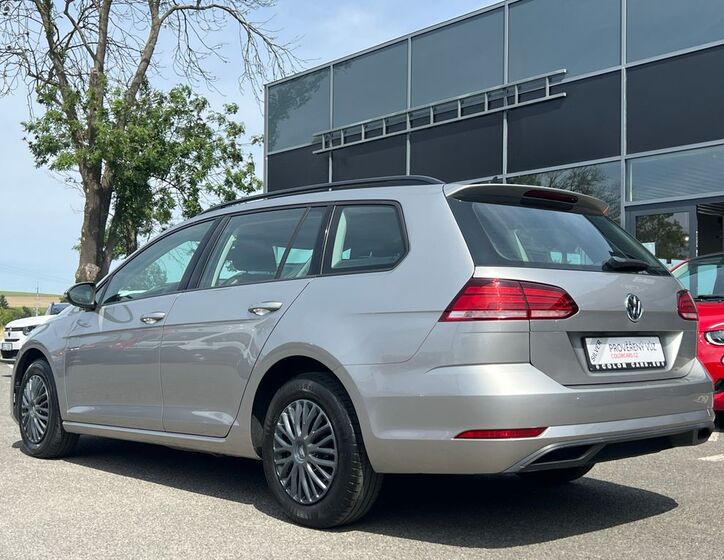 Volkswagen Golf 16