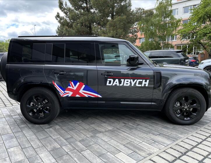 Land Rover Defender 8