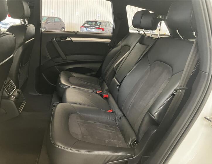 Audi Q7 21