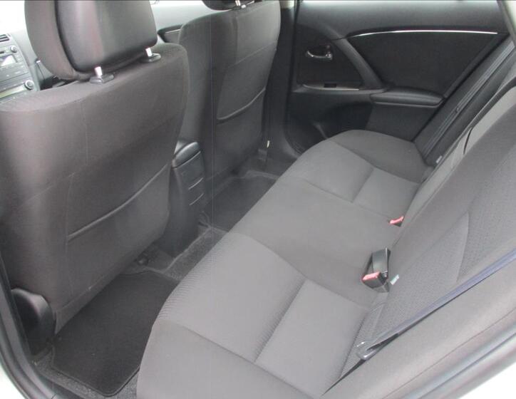 Toyota Avensis 14