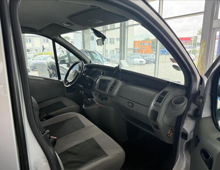 Nissan Primastar 8