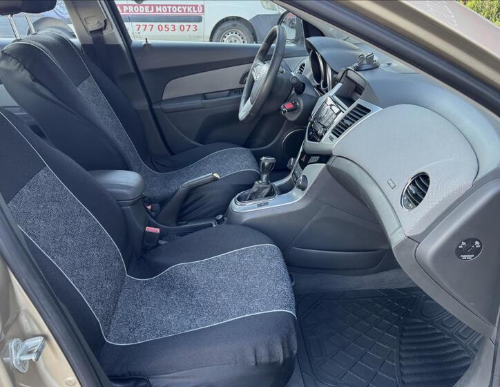 Chevrolet Cruze 14