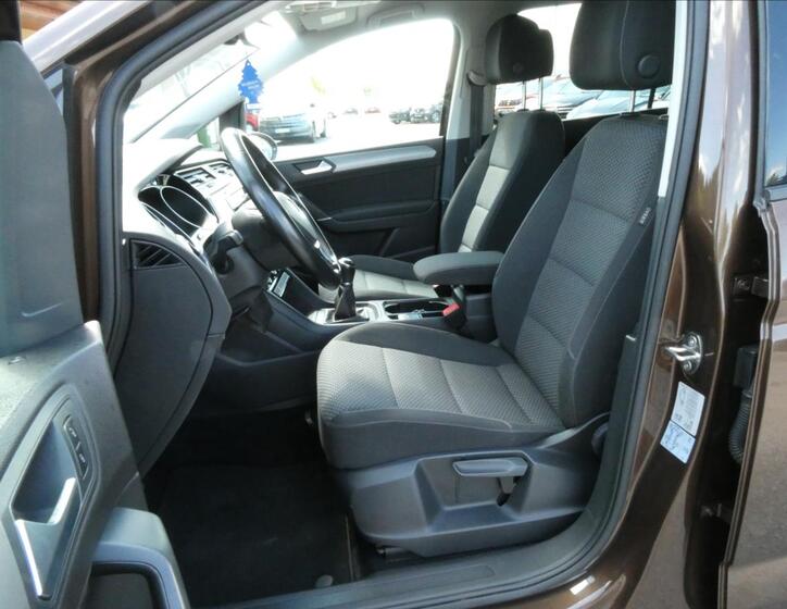 Volkswagen Touran 19