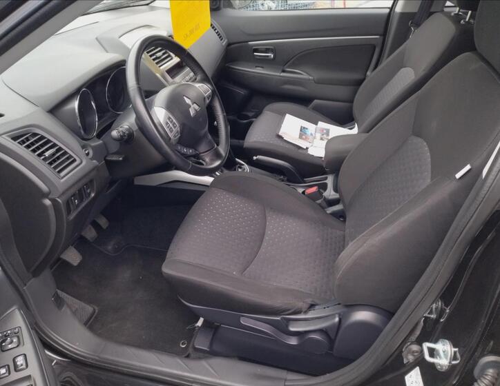 Mitsubishi ASX 11