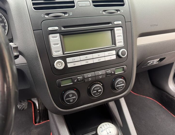 Volkswagen Golf 9